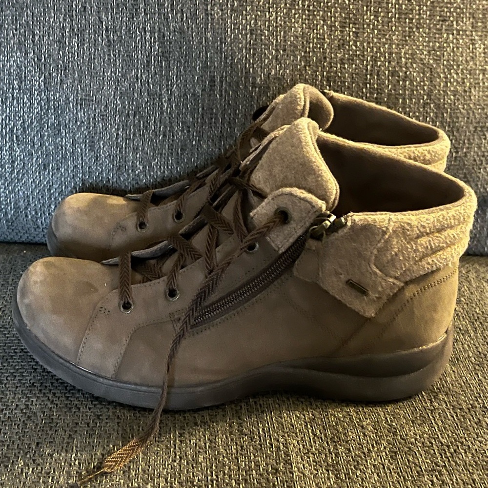 Aravon Women's Rev Stridarc Waterproof Low Boot Ankle